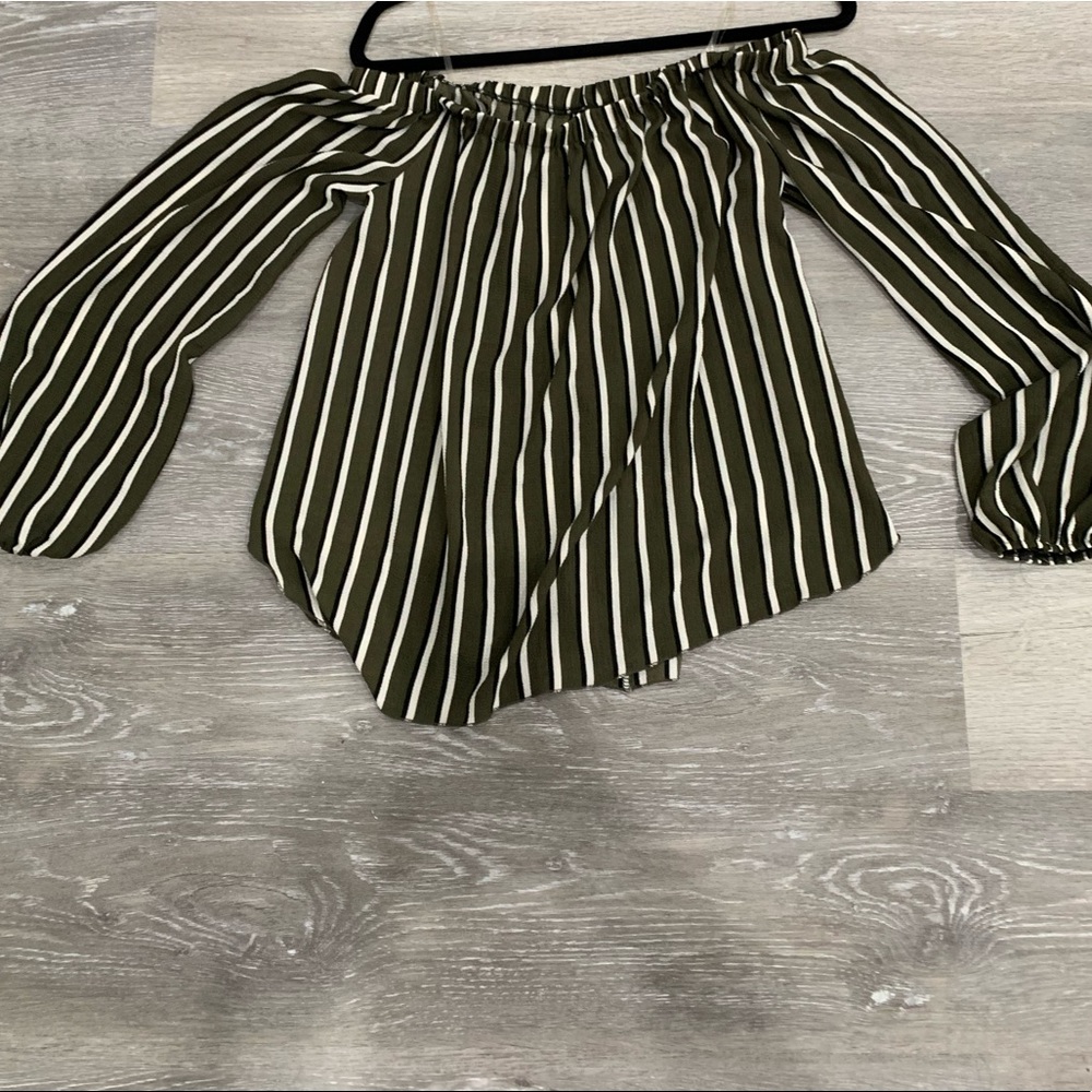 Off the Shoulder Windsor Shirt